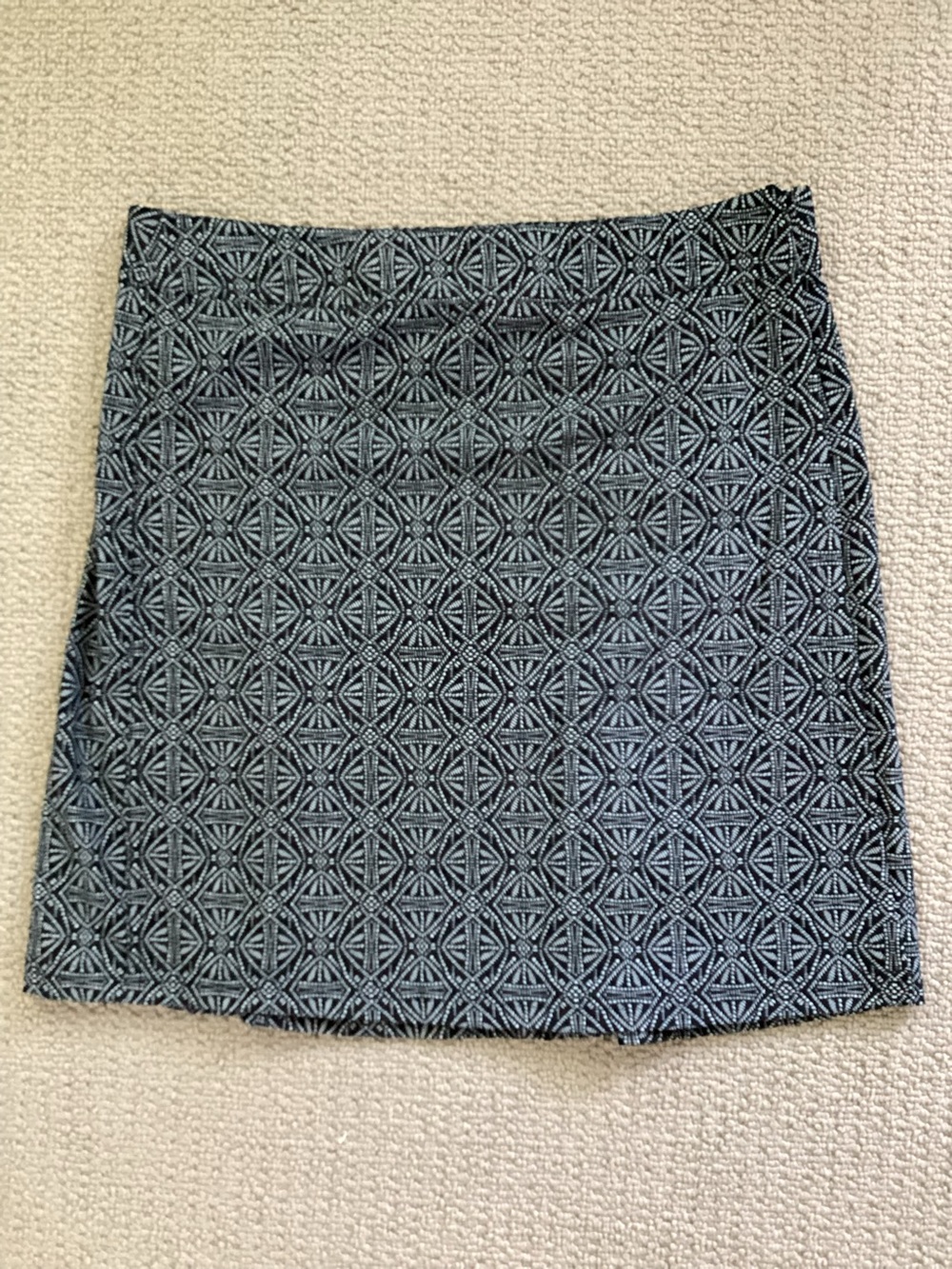 Rip Skirt Hawaii Black and White Coverup